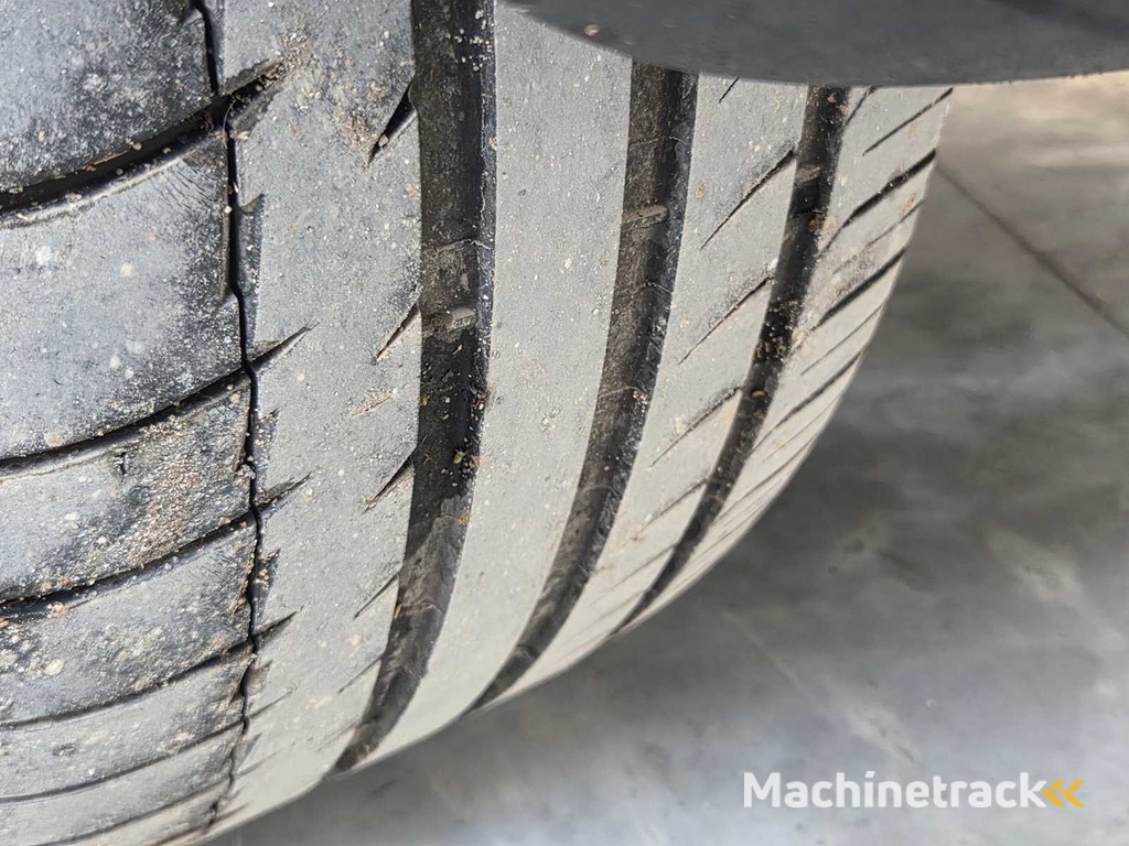 PORSCHE - CAYENNE - Luxus-Sport-SUV -