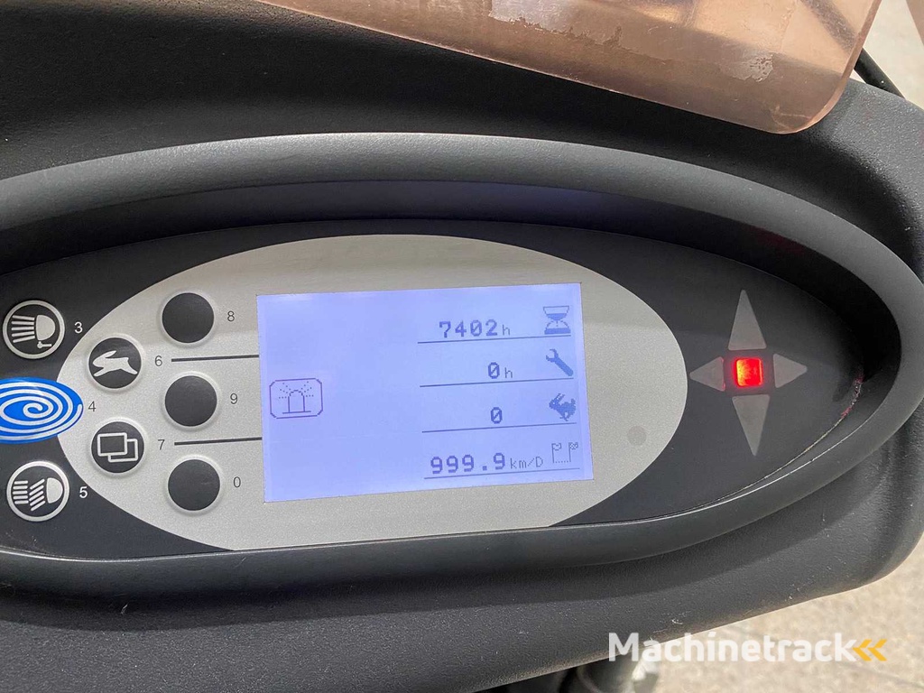 Still - 2018 - LTX70 - Industrietraktor