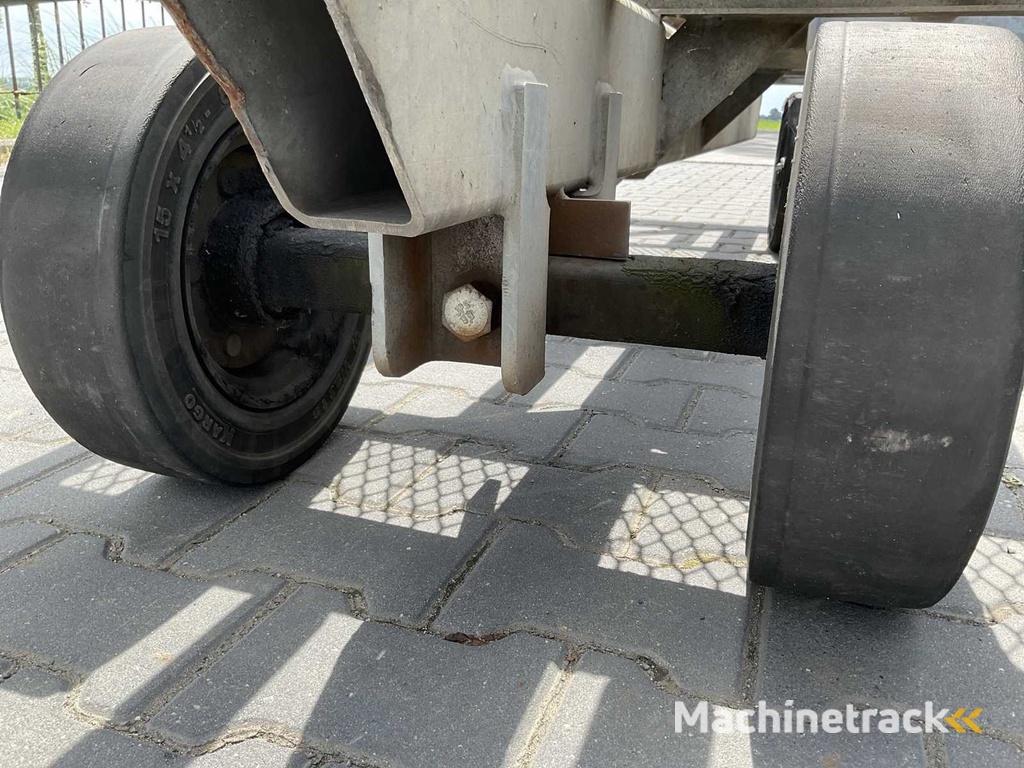 2008 TCG PD1 FR03 Roller conveyor platform trolley