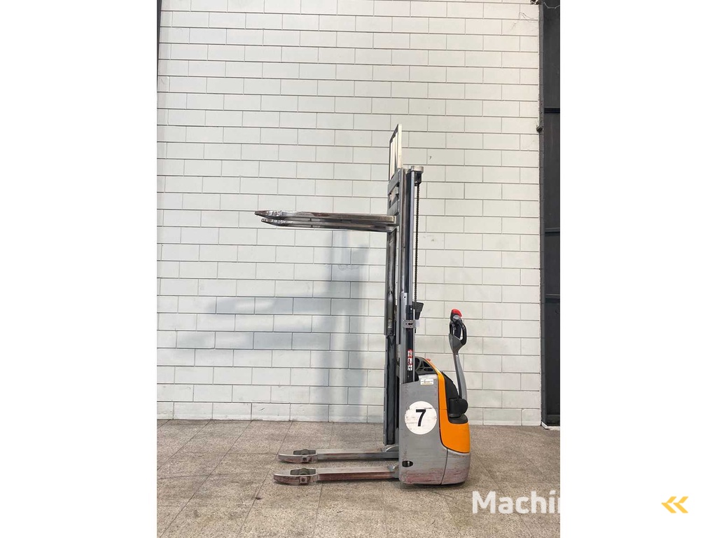 Still - 2019 - EXV10 - Stapler