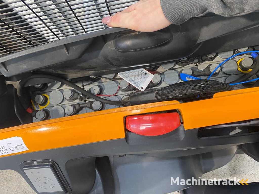 Still - 2019 - EXV10 - Stapler