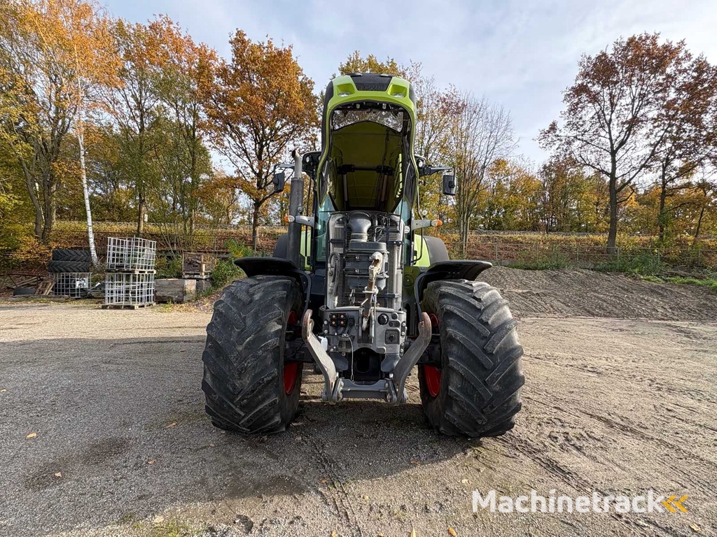 CLAAS ARION 850 C-MATIC farm tractor with all-wheel drive