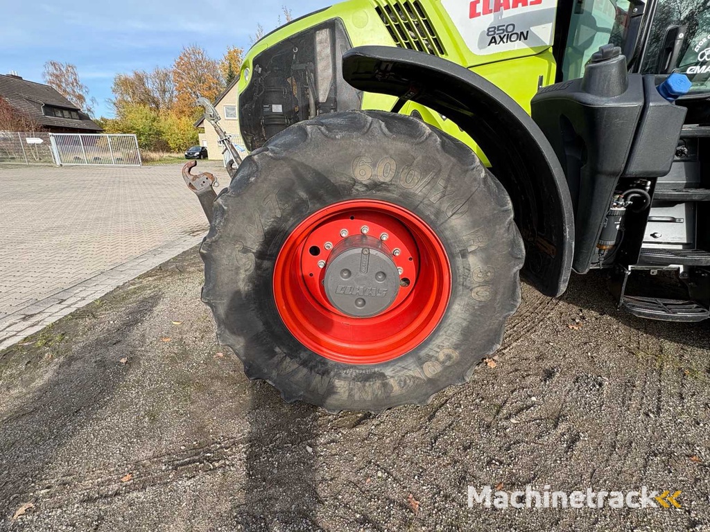 CLAAS ARION 850 C-MATIC farm tractor with all-wheel drive