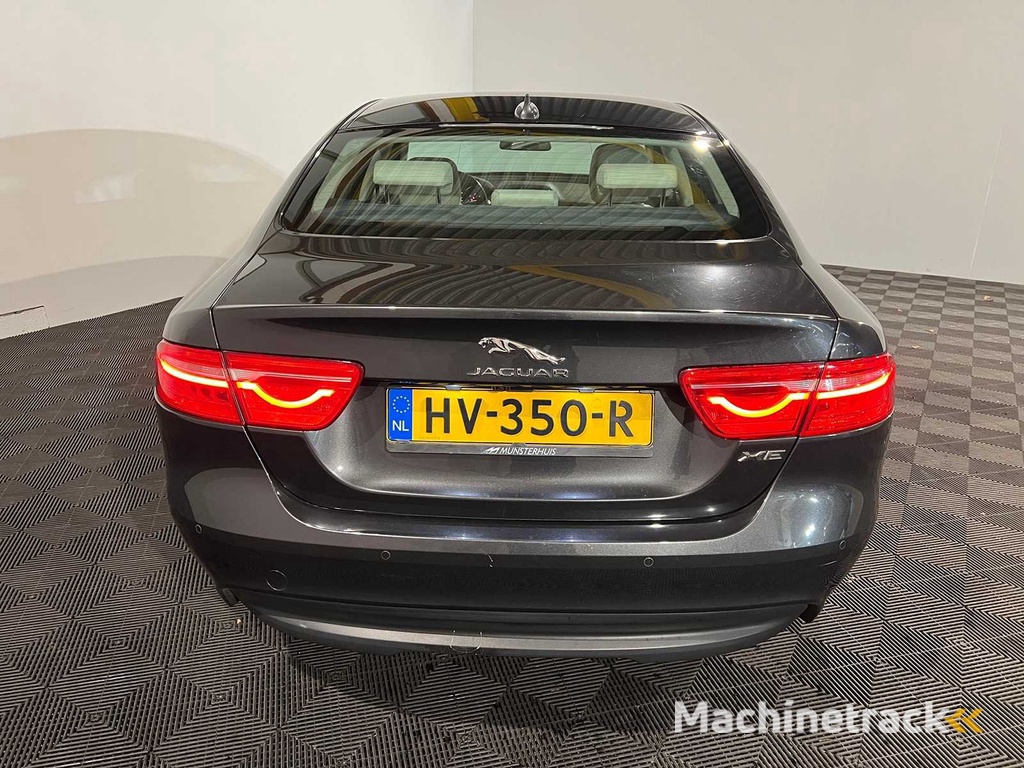 Jaguar XE 2.0 D Portfolio, HV-350-R