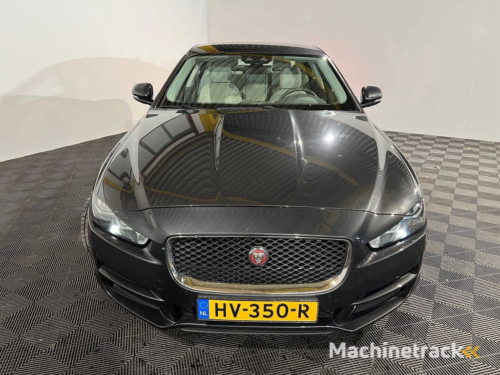 Jaguar XE 2.0 D Portfolio, HV-350-R