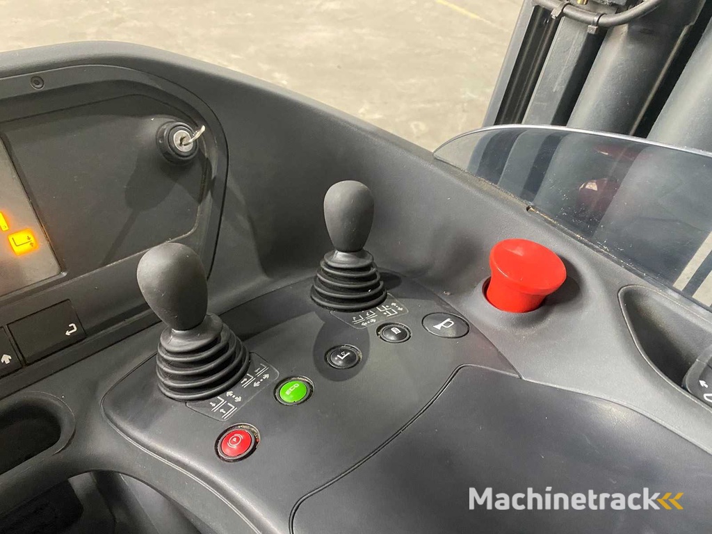 Linde - 2019 - R16 - Reach truck