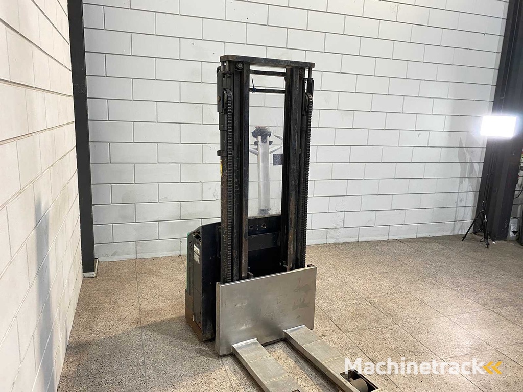 Mitsubishi - Stapelaar