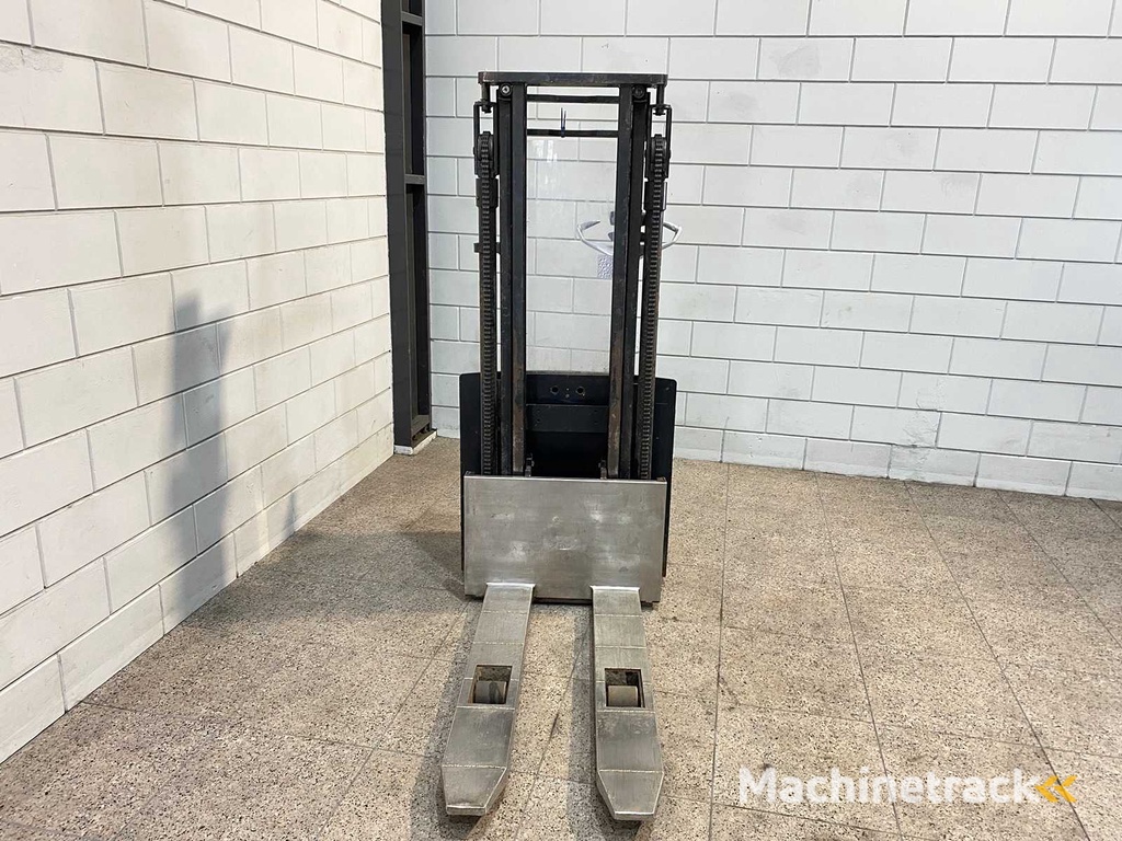 Mitsubishi - Stapelaar