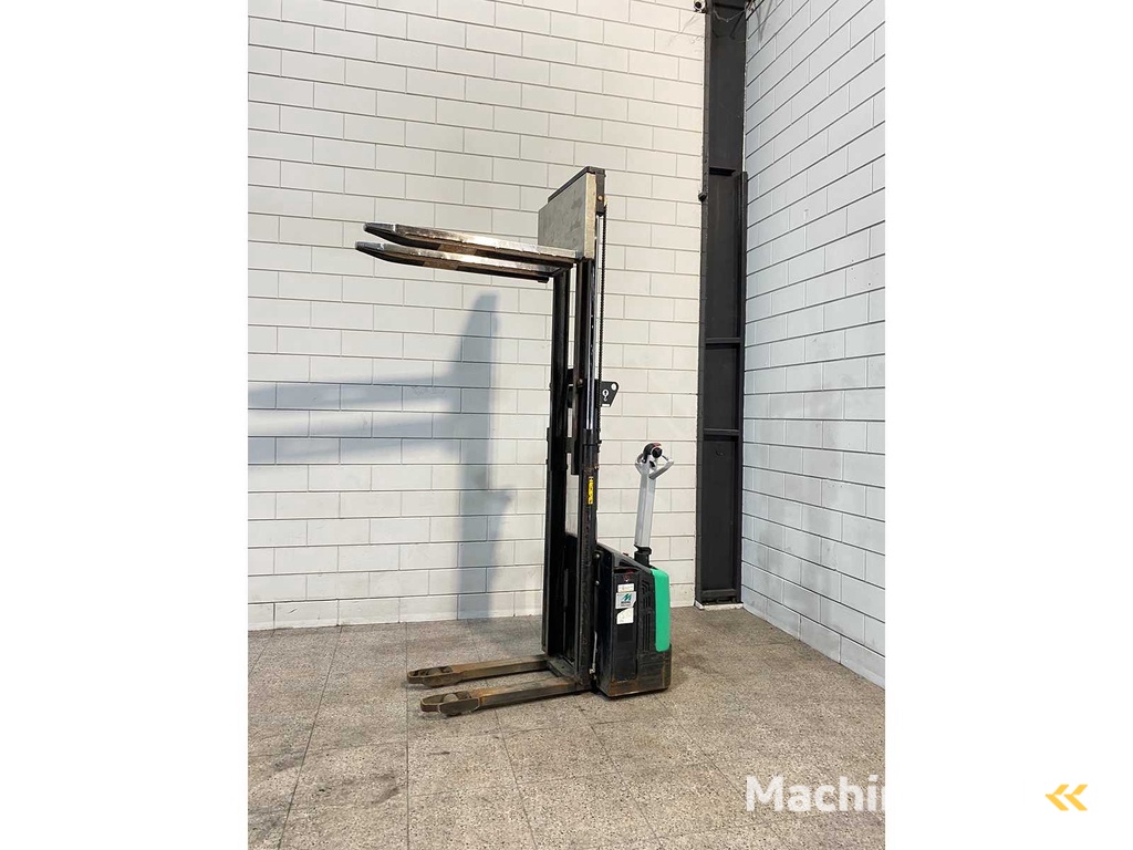 Mitsubishi - Stapelaar