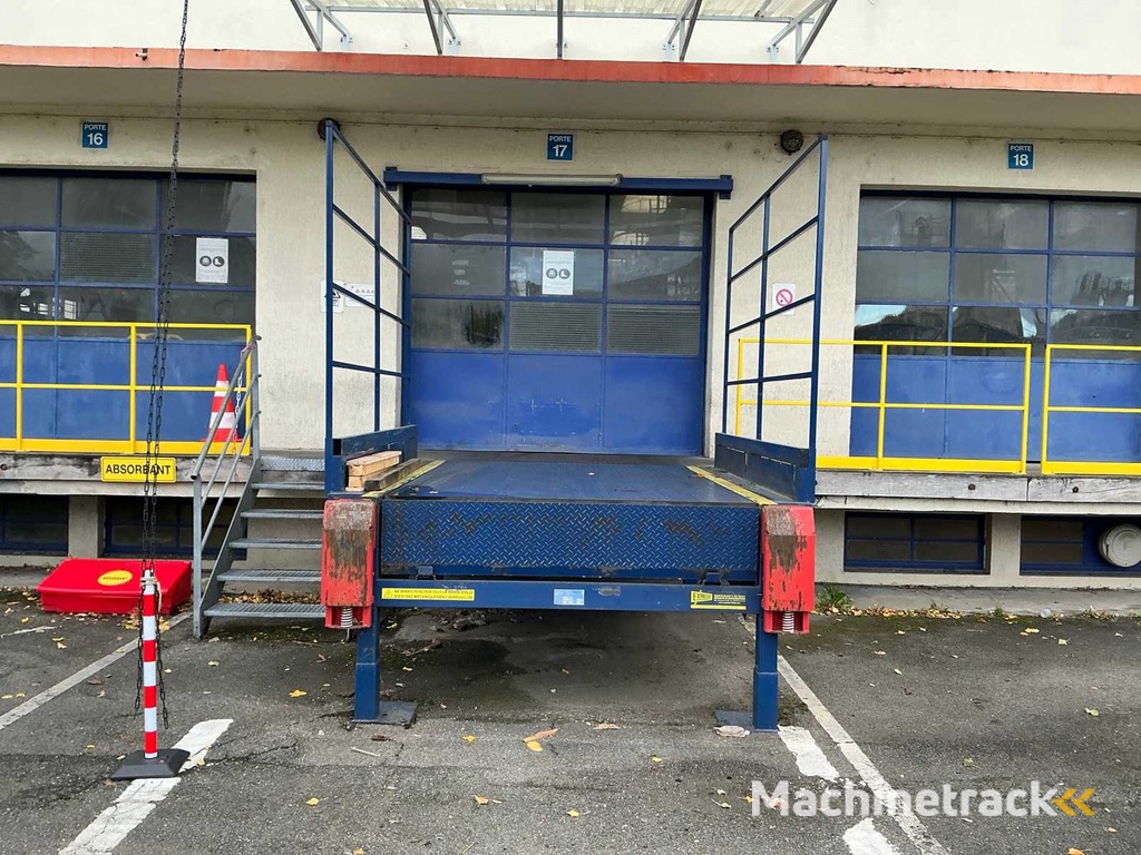 Laadbrug voor laadperron