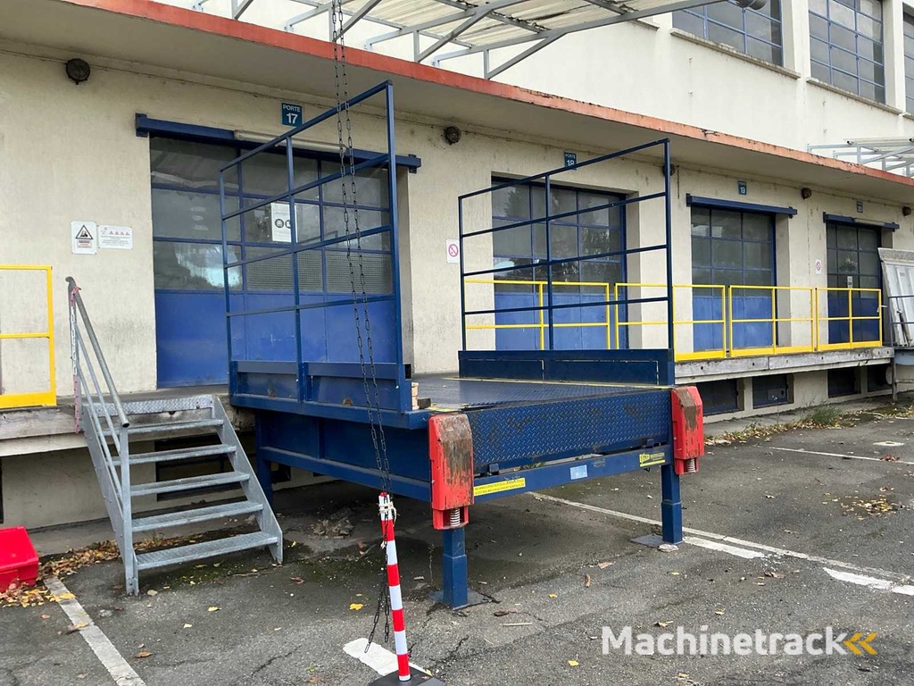 Laadbrug voor laadperron