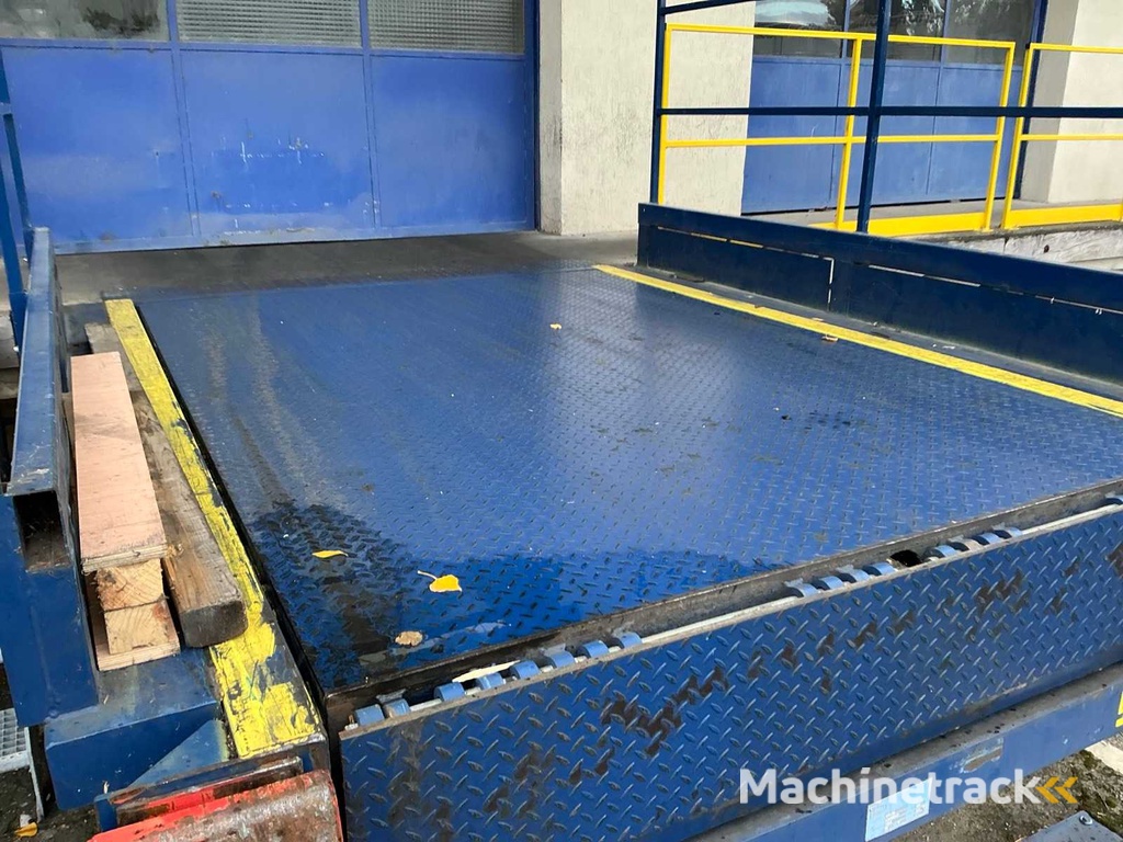 Laadbrug voor laadperron