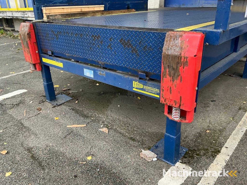 Laadbrug voor laadperron