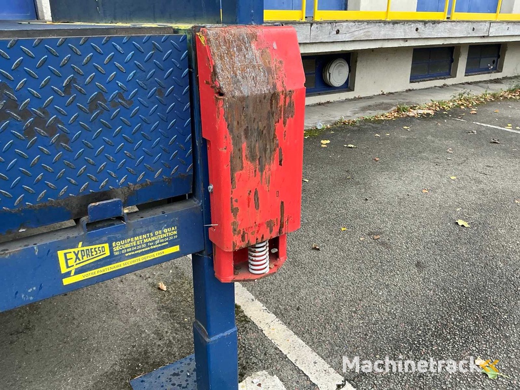 Laadbrug voor laadperron