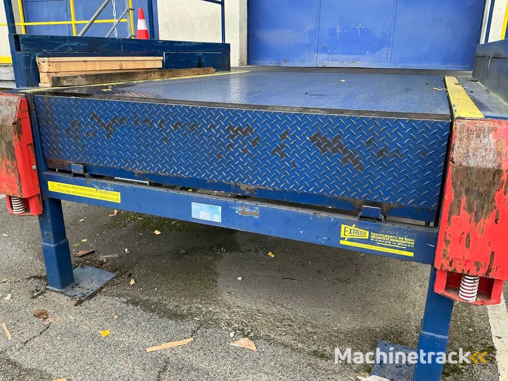 Laadbrug voor laadperron