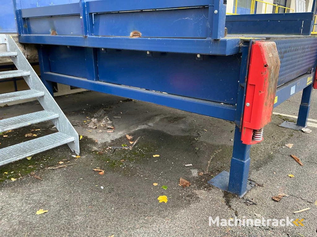 Laadbrug voor laadperron