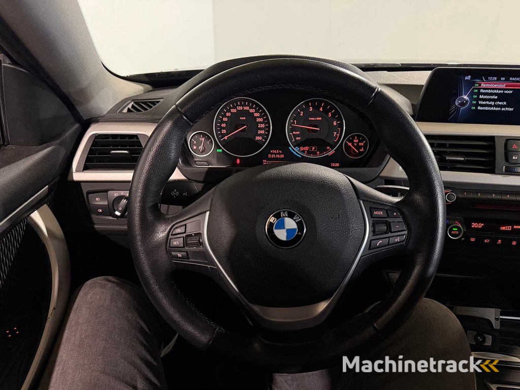 BMW 4 Series Coupé 420i Executive, 2-ZGG-53