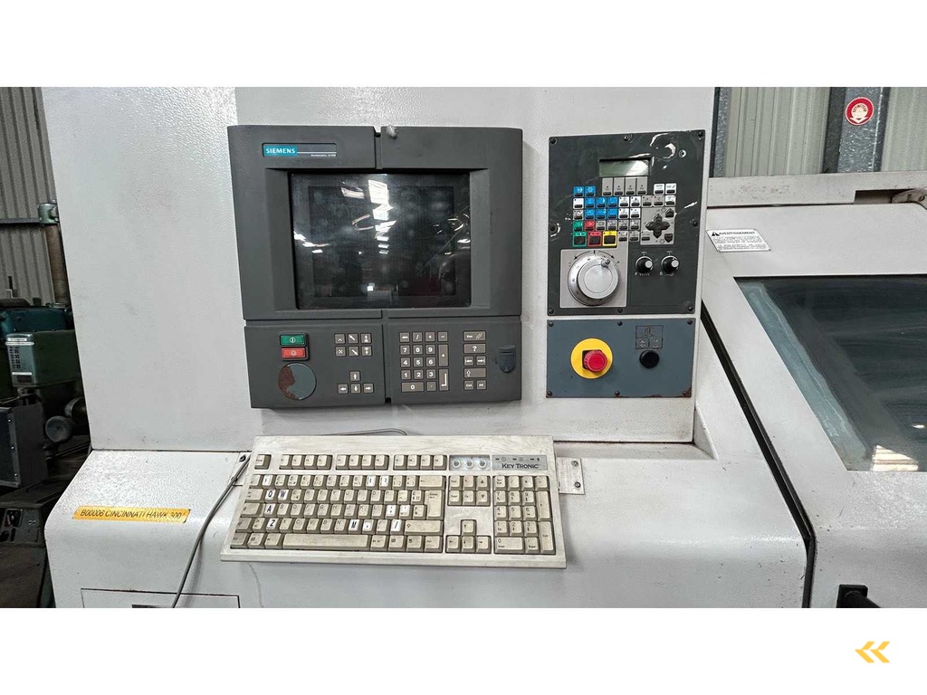 CINCINNATI MACHINE U.K. Ltd. - HAWK 300 - CNC-draaibank - 2002