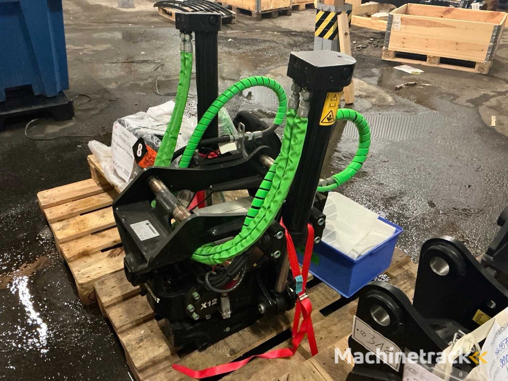 STEELWRIST AB - X12 - 2023 - TILTROTATOR SANDWICH - 2-HOSE SYSTEM - S45/S45 - B95W/B110W