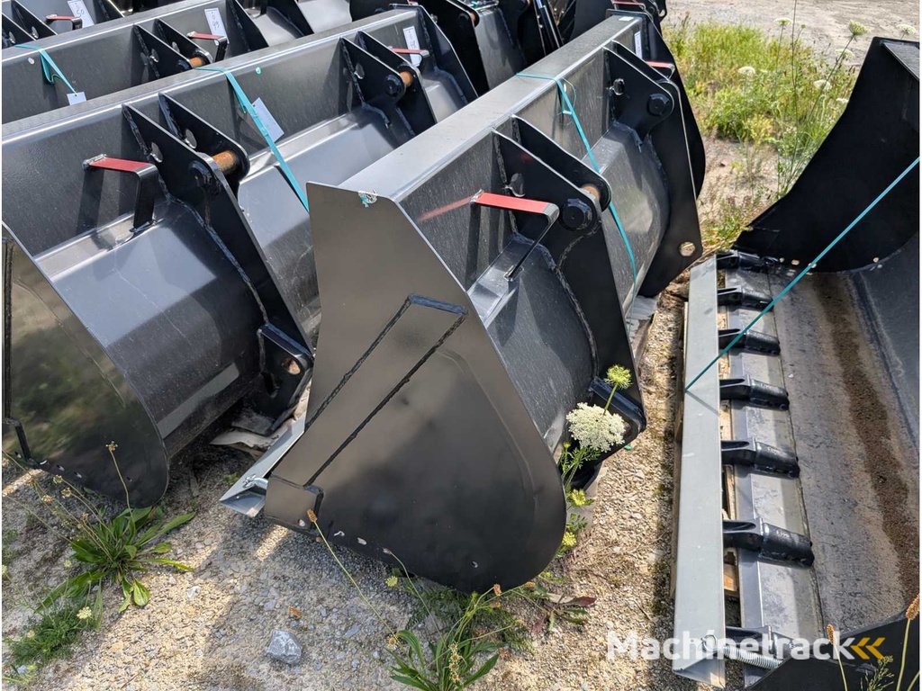 DEKPOL STEEL SP. Z.O.O.  LADESCHAUFEL MIT ZAEHNEN - AS - 1850 MM - 0.70 CBM