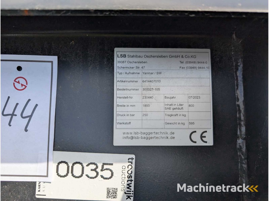 LSB UNI-SCHAUFEL MIT ZAEHNEN - AS - 1850 MM - 0.8 CBM