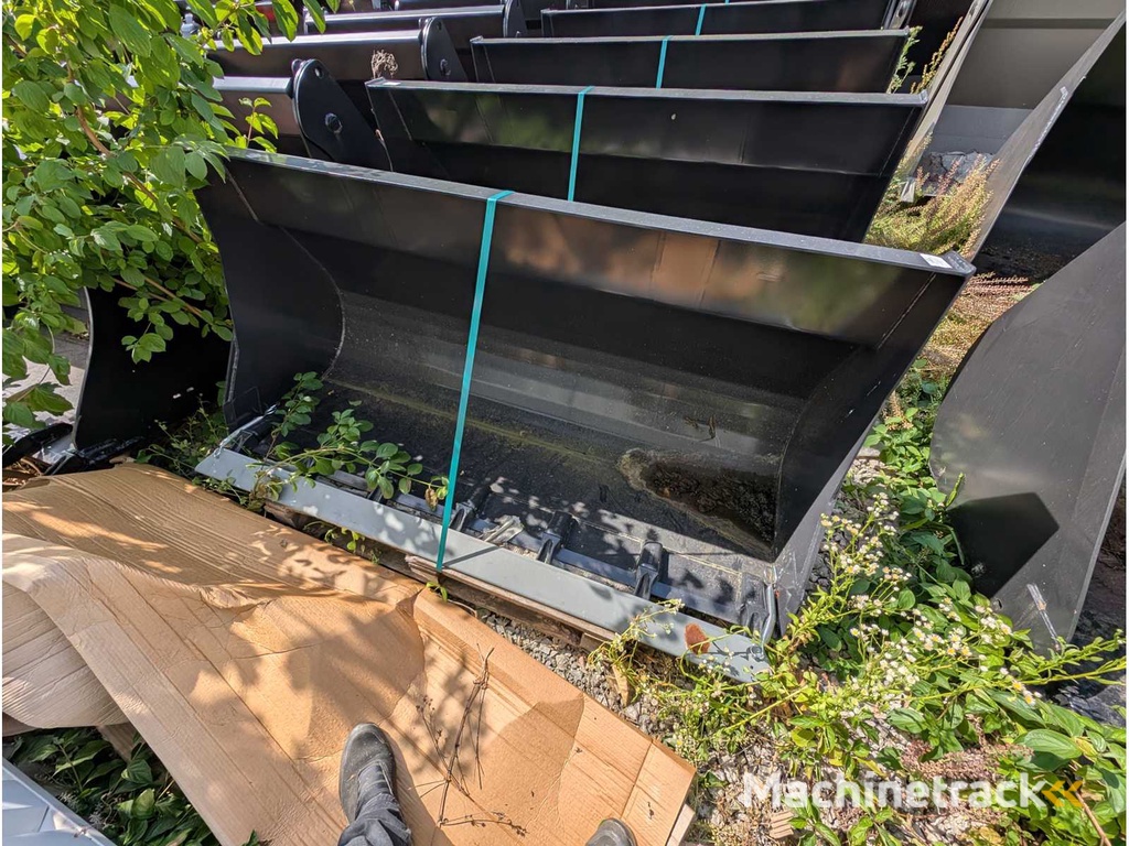 DEKPOL STEEL SP. Z.O.O.  LADESCHAUFEL MIT ZAEHNEN - AS - 1850 MM - 0.80 CBM