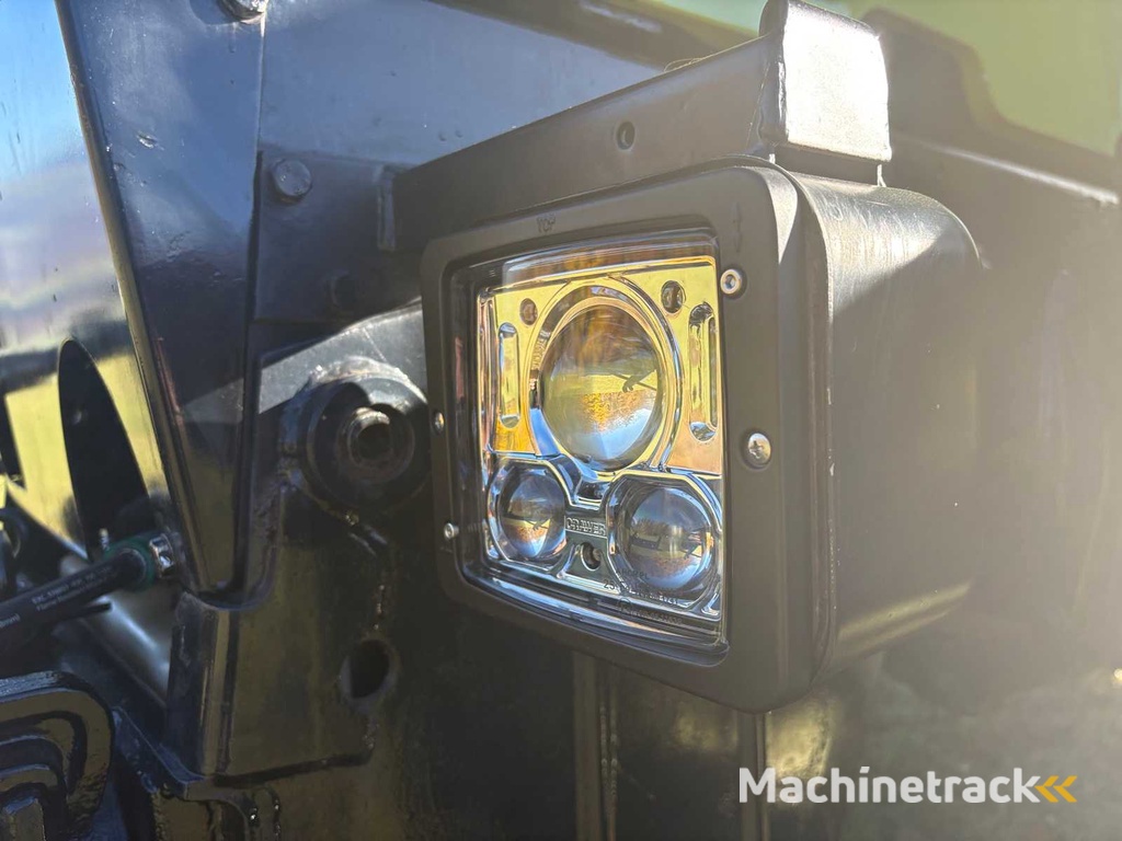 DAIMLER-BENZ MB-Trac 1300 Front Loader