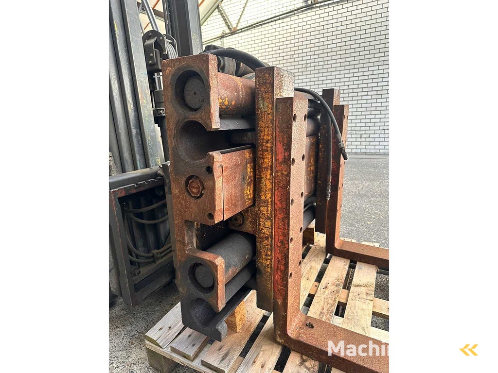 Fork clamp rotator - Cascade fem3 - Forklift accessories