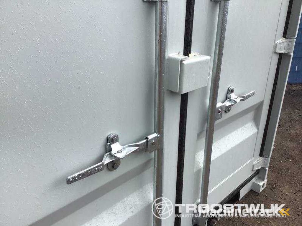 2024 - GMPU - 2024 - 8ft - Storage container with side door and window