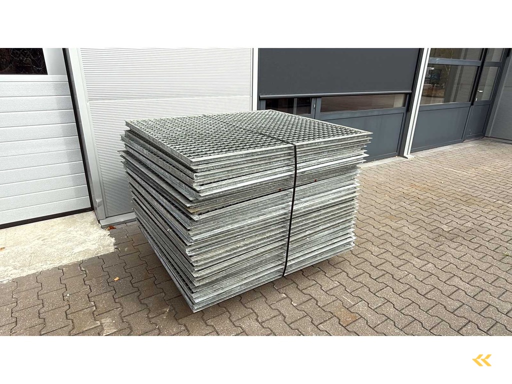 Steel slatted floor 1340x1140mm (32x)