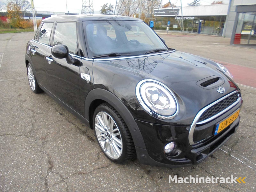 Mini - 2015 - Mini Automatic - 2.0 Coop.S P. S.Bns - JJN-68-D