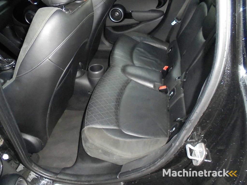 Mini - 2015 - Mini Automatic - 2.0 Coop.S P. S.Bns - JJN-68-D