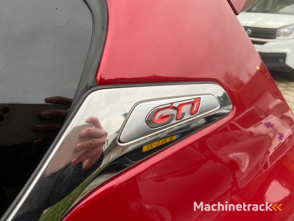 Peugeot - 2014 - 208 - 1.6 THP GTi - X-953-BJ