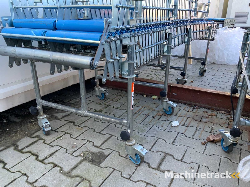 Roller conveyor (2x)