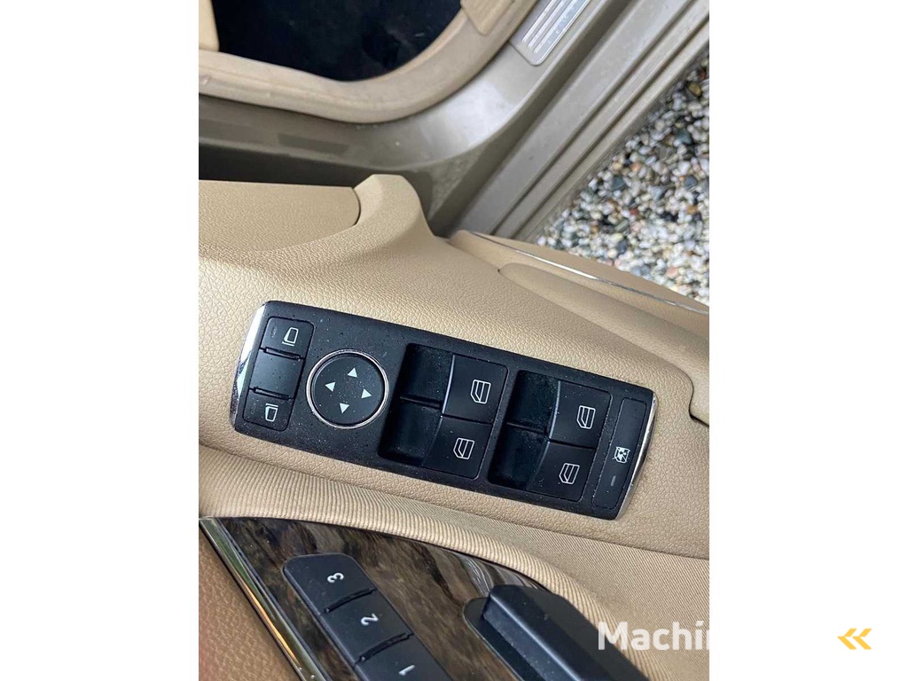 Mercedes-Benz - 2008 - C-class Estate - 220 CDI Elegance - 29-ZH-KZ