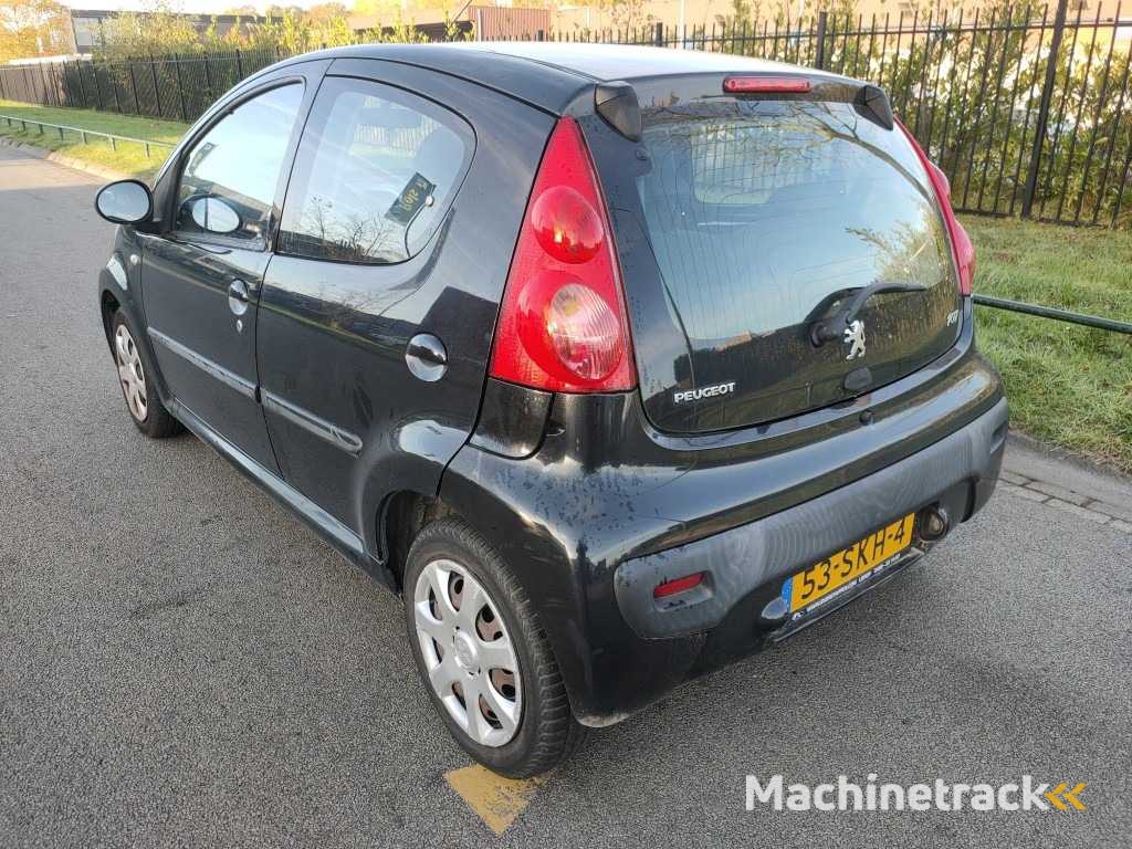 Peugeot - 2011 - 107 - 1.0-12V XS - 53-SKH-4