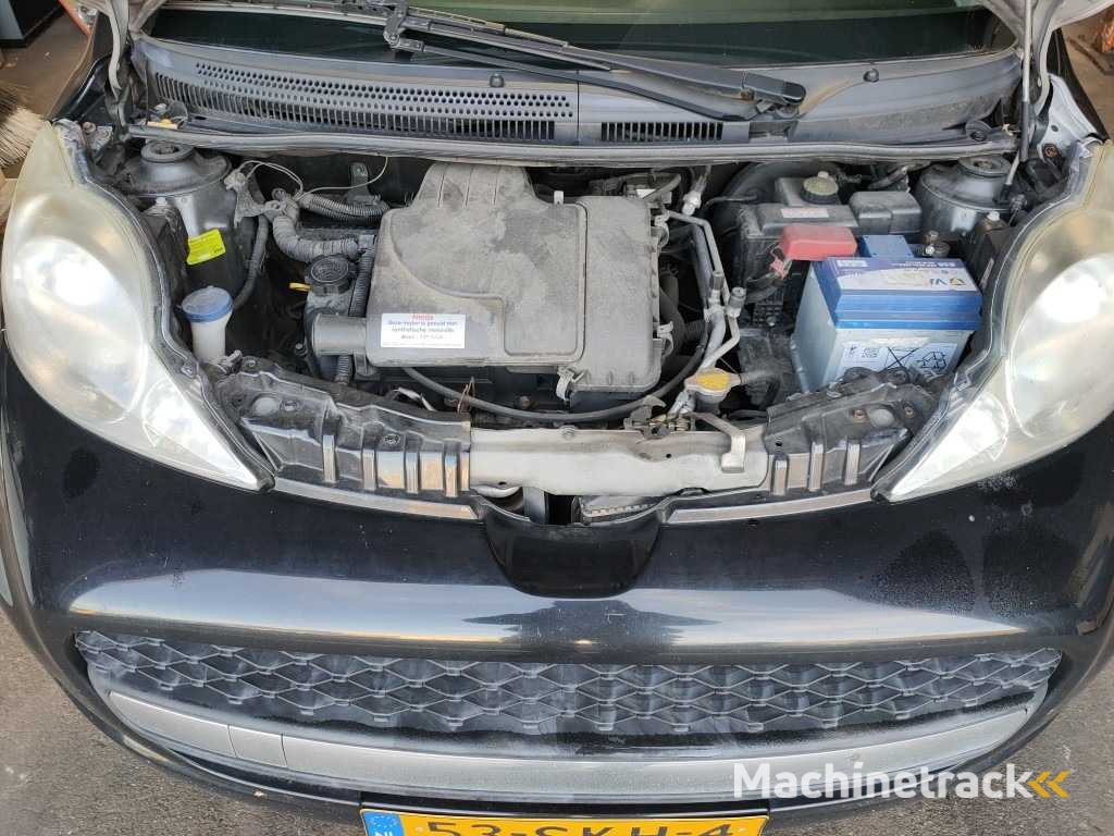 Peugeot - 2011 - 107 - 1.0-12V XS - 53-SKH-4