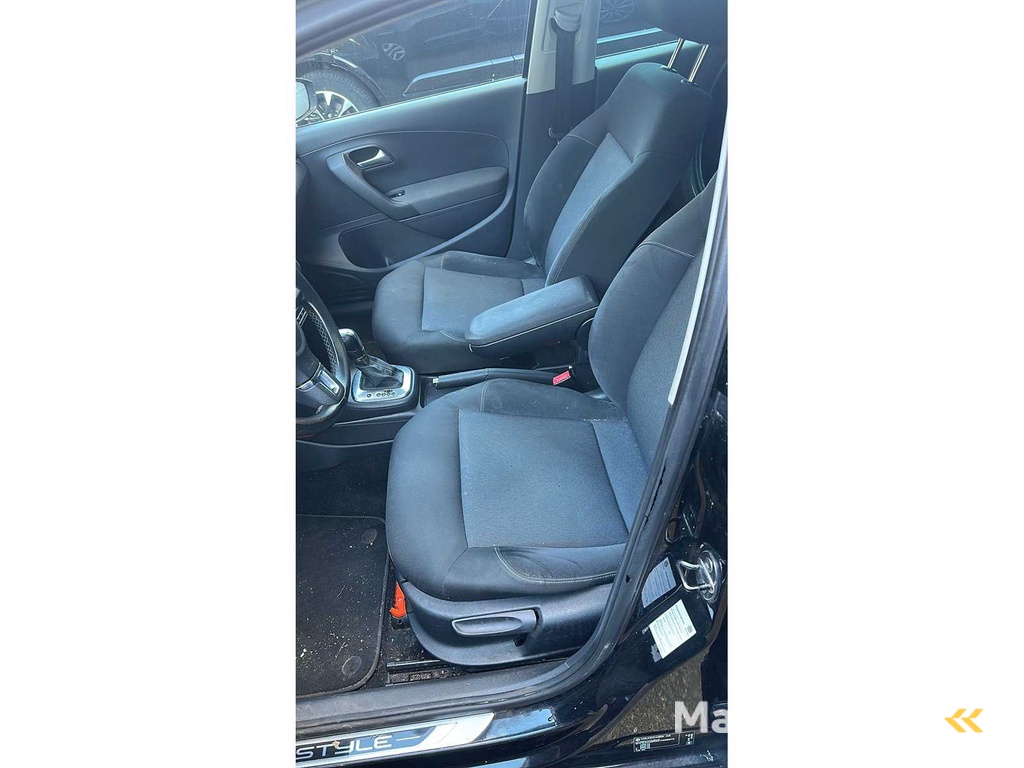 Volkswagen - 2011 - Polo Automatic - 1.6 TDI Highline - Passenger car