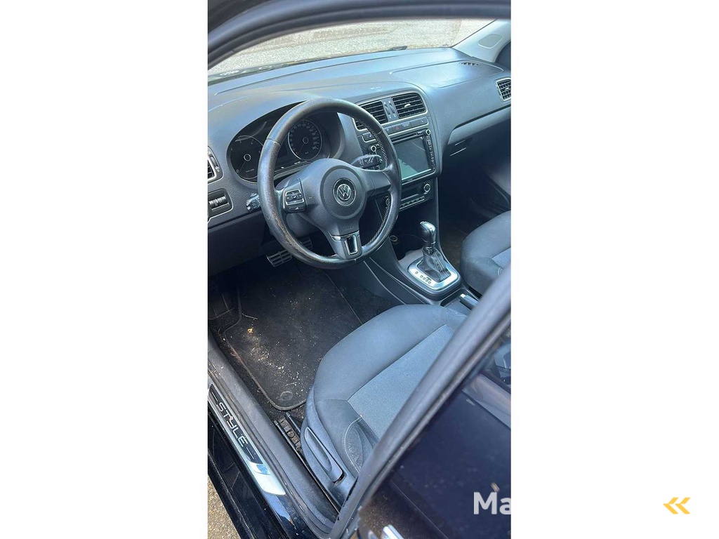 Volkswagen - 2011 - Polo Automatic - 1.6 TDI Highline - Passenger car