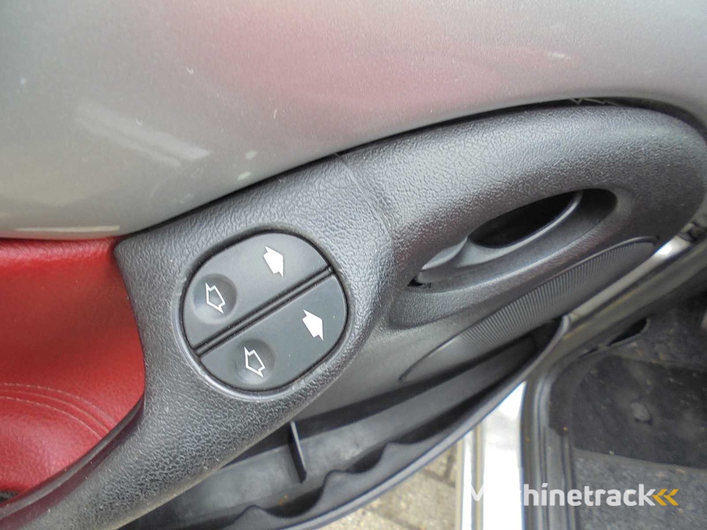 Ford - 2003 - Streetka - 1.6 - 16-NFF-3