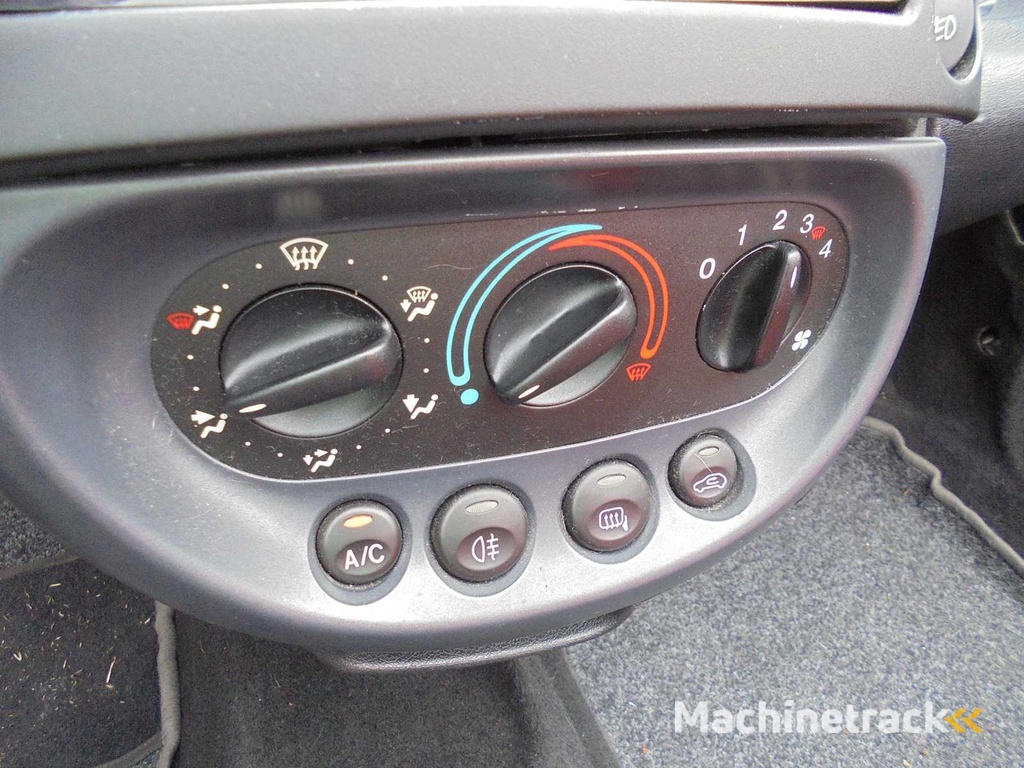 Ford - 2003 - Streetka - 1.6 - 16-NFF-3