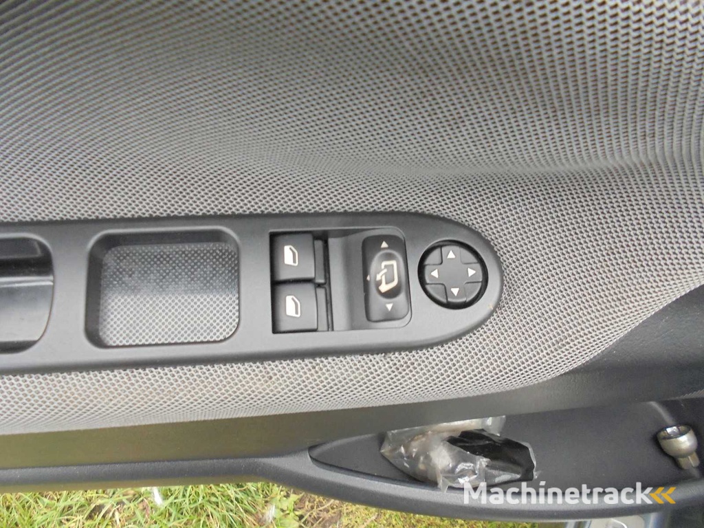 Peugeot - 2007 - 207 CC - 1.6 VTi - 45-XS-RD