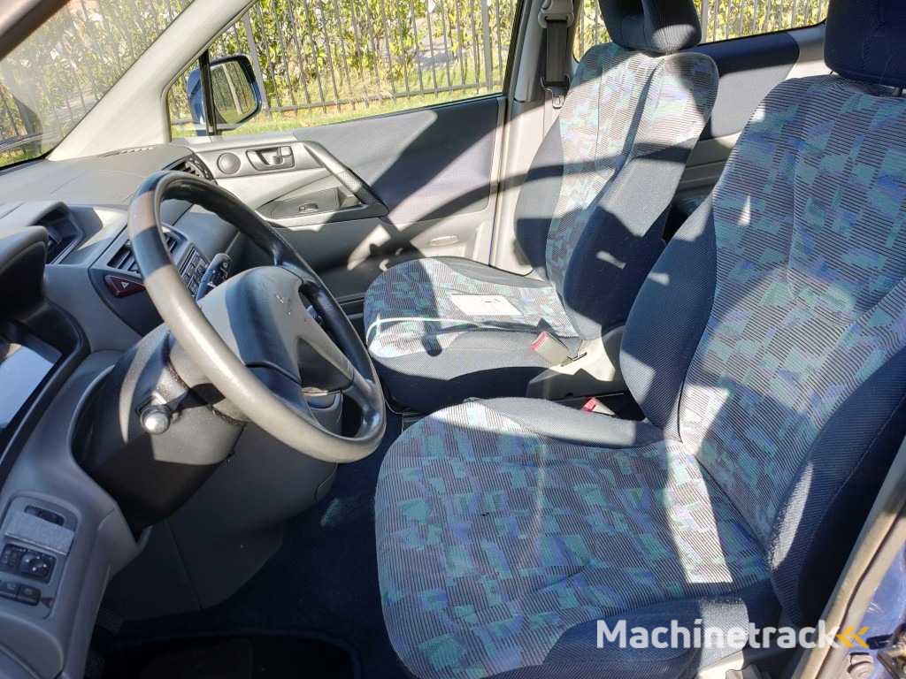 Mitsubishi - 2000 - Space Runner - 2.0 GLX - 31-GJ-PX