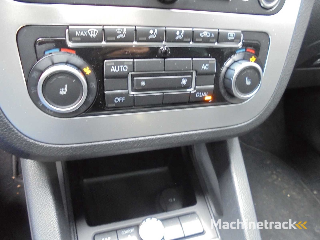 Volkswagen - 2010 - Scirocco - 2.0 TSI Highl. Plus - 7-XSJ-01