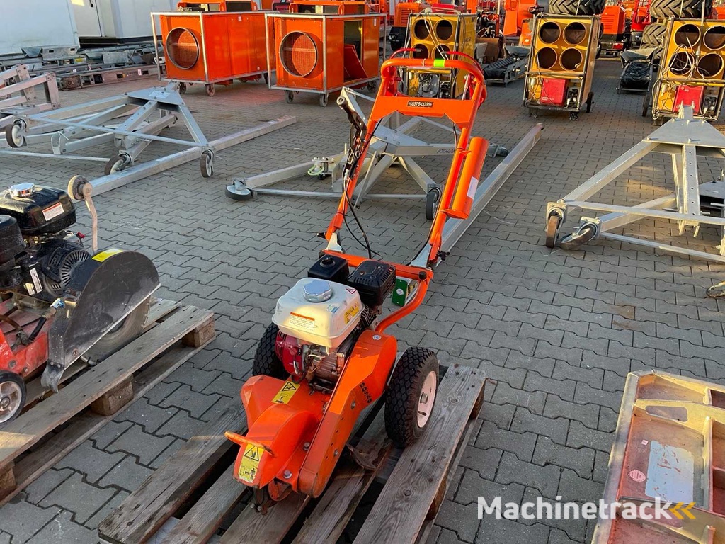 Dosko 200-6H Baumstumpfhäcksler