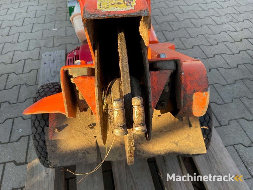 Dosko 200-6H Baumstumpfhäcksler