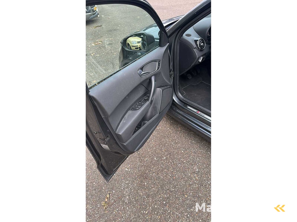 Audi - 2012 - A1 Sportback - 1.4 TFSI Pro Line S -60-XGL-3