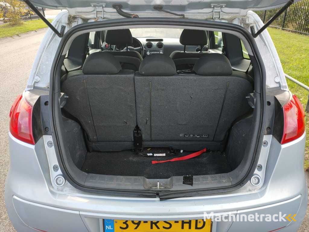 Mitsubishi - 2005 - Colt - 1.3 Invite - 39-RS-HD