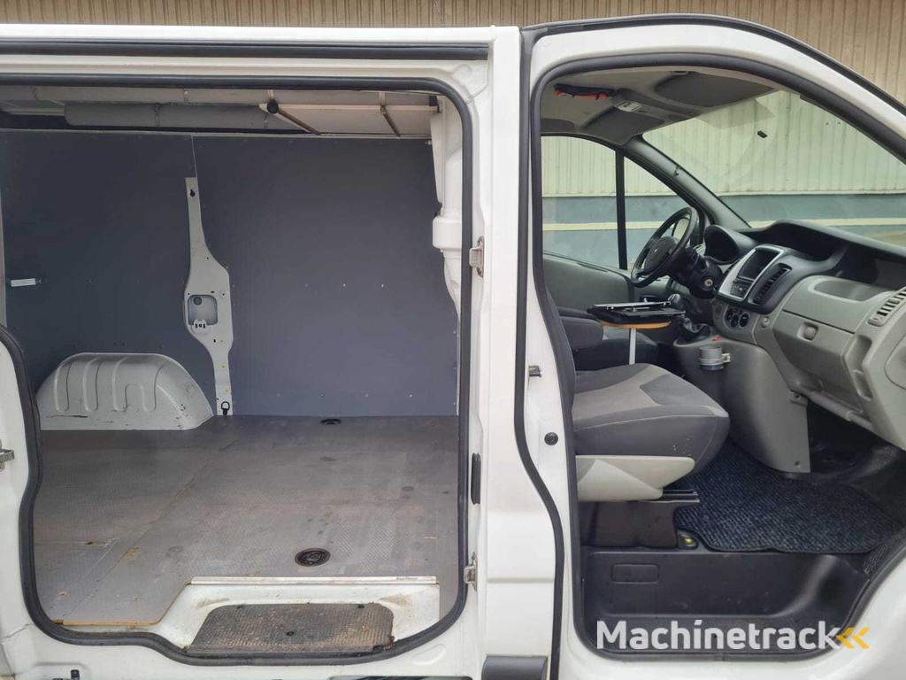 Renault - Trafic - 2.0 dCi T27 L1H1Bl.E - VF-882-P
