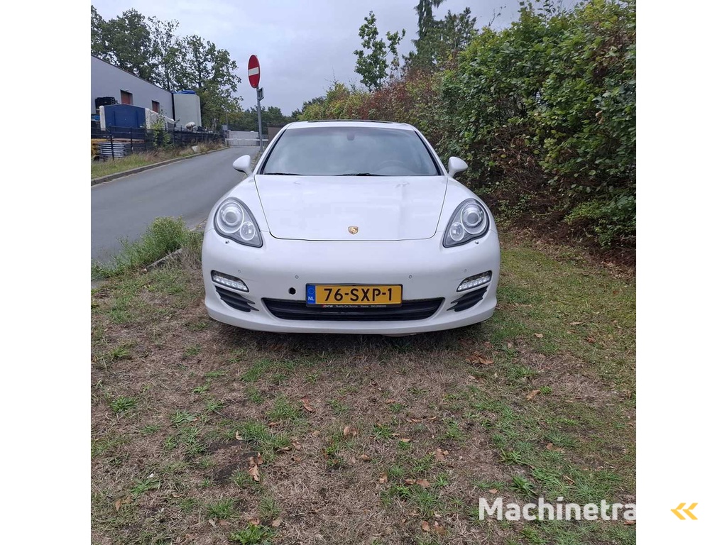 Porsche - 2010 - Panamera - 4.8 4S - 76-SXP-1